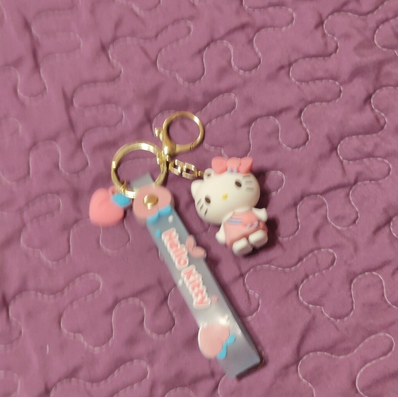 Hello Kitty Keychain - Picture 2 of 3